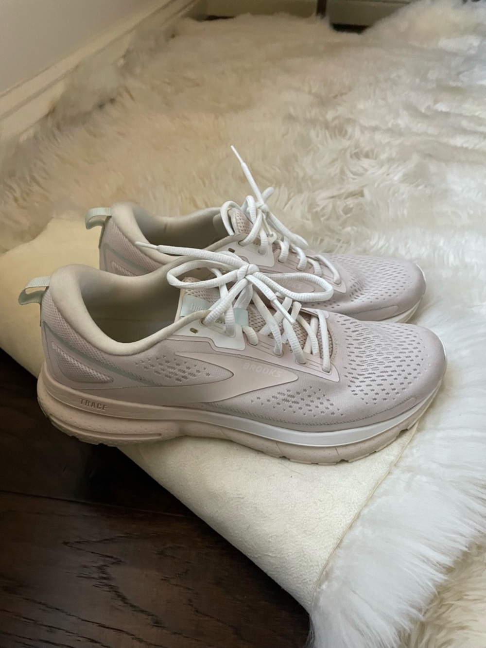 Brooks women’s pink running shoes